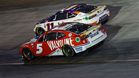 NASCAR playoffs in Bristol: Hamlin wins; Truex, Wallace advance .